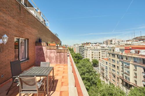 A balcony or terrace at Apartamentos Juan Bravo