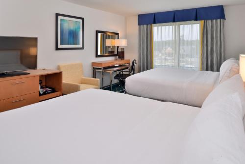 Krevet ili kreveti u jedinici u objektu Holiday Inn Express and Suites West Ocean City, an IHG Hotel