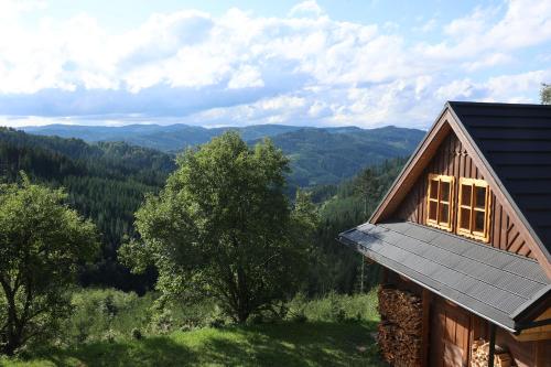 Un paisaje natural cerca del chalet de montaña