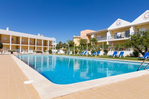 La alberca dentro o cerca de Albufeira Sunny Apartment 2 With Pool by Homing