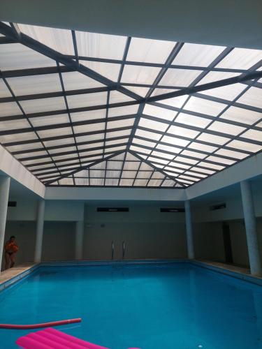 A piscina localizada em duplex de luxo haut standing bord de plage avec piscine privée chauffée intérieurs ou nos arredores