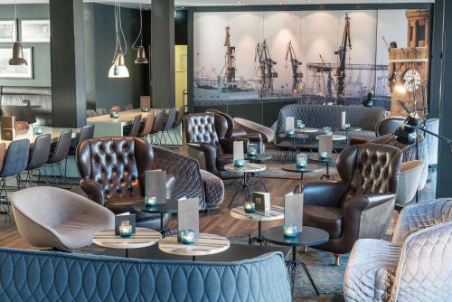 Un lugar para sentarse en Motel One Hamburg-Altona