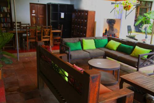 A seating area at Hostal Antigüeño