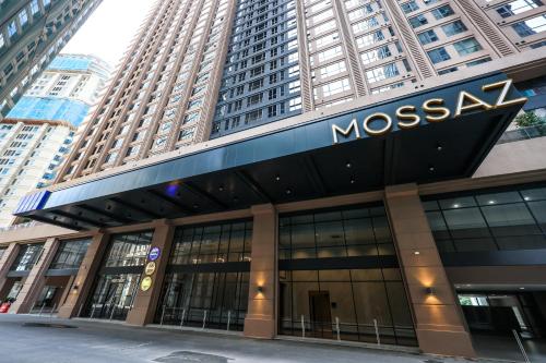 un edificio msg in una città con edifici alti di Mossaz Suites by Mykey Global a Petaling Jaya