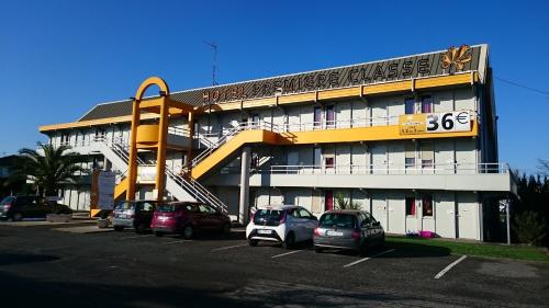 The building in which a szállodákat is located