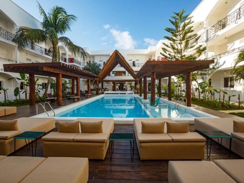 Hồ bơi trong/gần HM Playa del Carmen