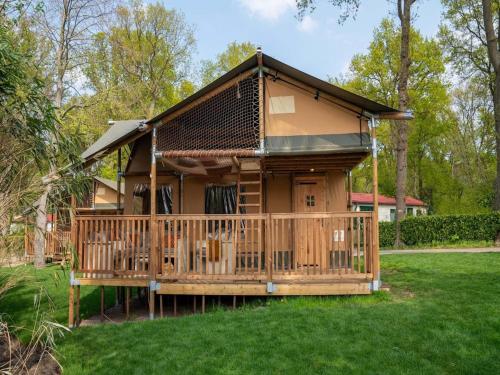 Puutarhaa majoituspaikan Chalet on the recreational lake and the Veluwe ulkopuolella