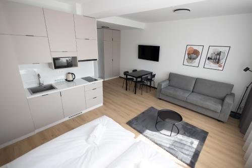 Ett kök eller pentry på Central Residence Apartmanok