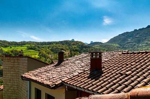 Uma vista da montanha tirada do apartamento 