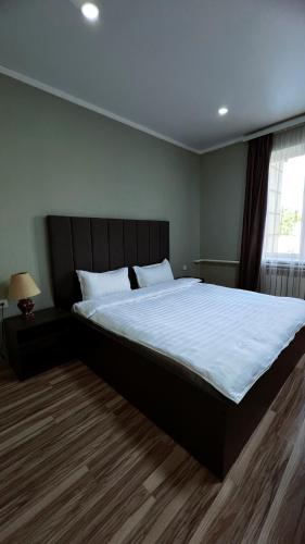 Ліжко або ліжка в номері Travel Point hotel