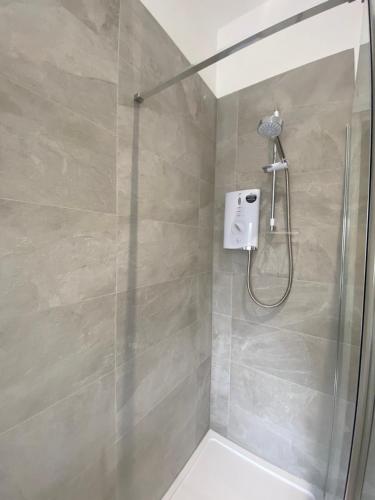 A bathroom at 4 Smithhills Central 2 bed sleeps 4