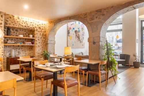 A seating area at Urbano FLH Hotels Lisboa