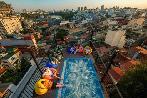 Lakeview Backpackers Hostel & Rooftop Bar