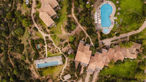 Swimming pool sa o malapit sa Domaine Santa Giulia Palace