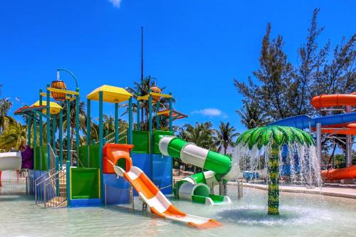 The swimming pool at or close to Melia Casa Maya Cancun All Inclusive