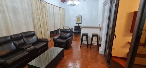 A seating area at Hostal Casa San Mateo