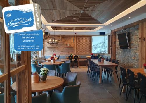 Um restaurante ou outro lugar para comer em LODGE HOTEL Winterberg