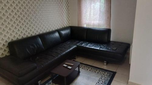 Гостиная зона в Bel appartement Type F2 vaux en velin Village 69120