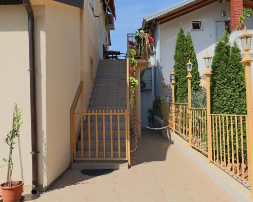 een trap naar een huis bij AMORE house with apartment in Umag