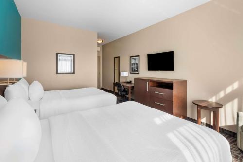 Ліжко або ліжка в номері Best Western Plus Hotel Montreal