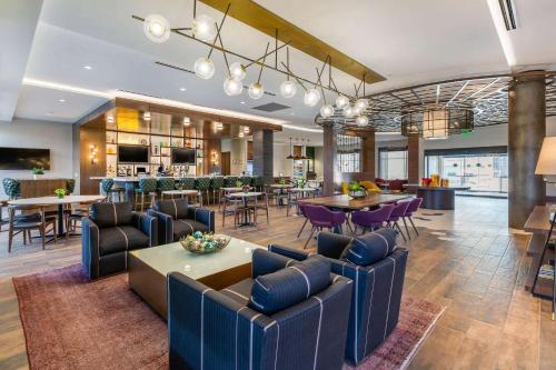 Restaurant o un lloc per menjar a Cambria Hotel - Arundel Mills BWI Airport