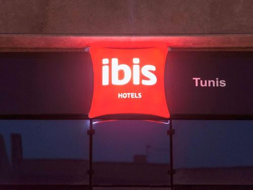 Sijil, anugerah, tanda atau dokumen lain yang dipamerkan di Ibis Tunis