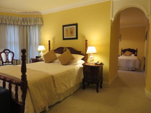 Cama ou camas em um quarto em Brook Manor Lodge