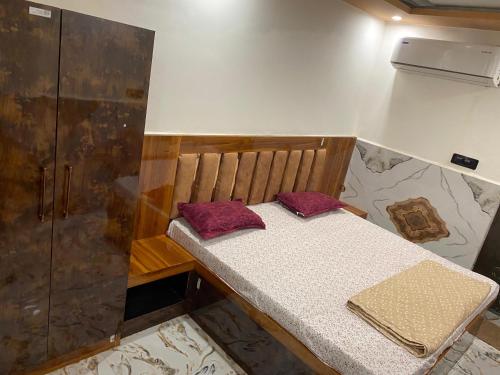 Una cama o camas en una habitación de Paradise Villa