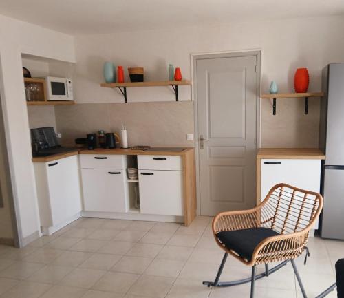 Una cocina o kitchenette en Vaste bas de villa Le Belvédère