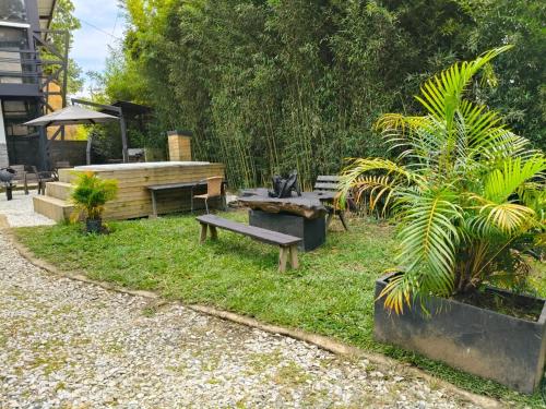 Garden sa labas ng Casa de campo con jacuzzi a 15 minutos de Guatape