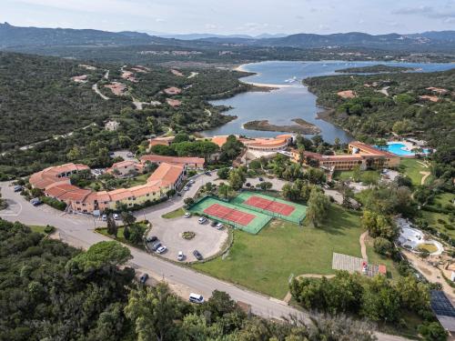 Un paisaje natural cerca del apartahotel