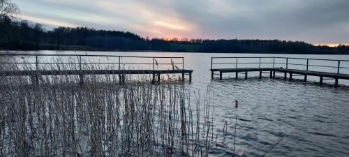 Dabas ainava brīvdienu mājas tuvumā