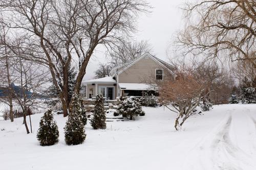 Rustic Farmhouse in Gaspereau Valley Wine Country! during the winter