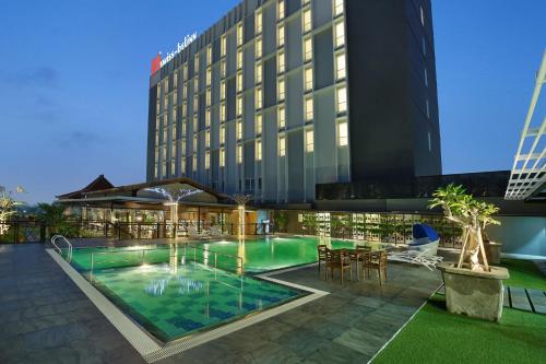 Hồ bơi trong/gần Swiss-Belinn Saripetojo Solo