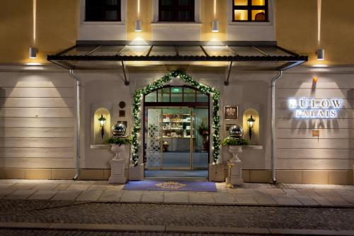 The facade or entrance of Relais & Châteaux Bülow Palais