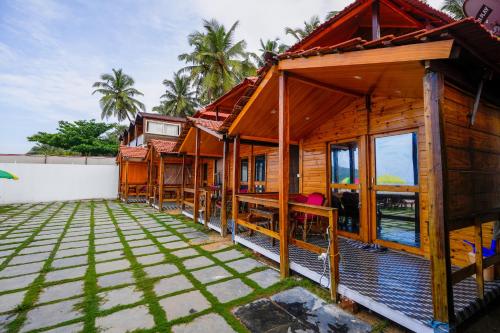 Un balcón o terraza en Om Sai Beach Resort