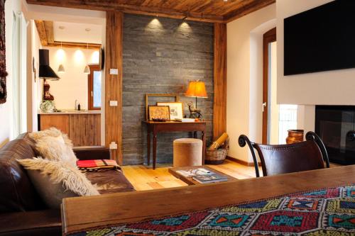 Televisor o centre d'entreteniment de Modern mountain retreat with Tre Cime and lake views