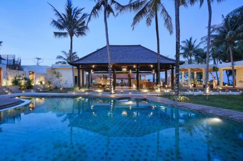 A piscina localizada em The Sebali Penida Resort ou nos arredores