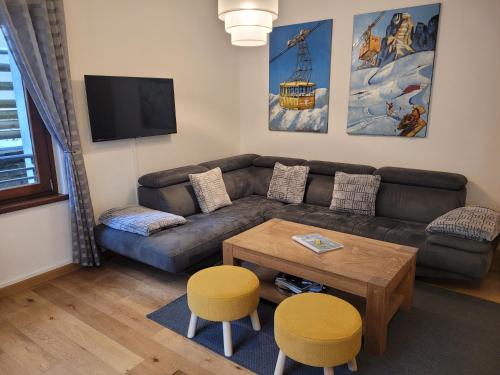 Prostor za sedenje u objektu 4-star apartments in Chamonix centre with free private parking