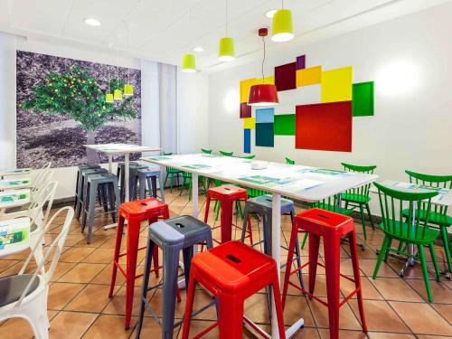 Ibis Styles Napoli Garibaldi में खाने के लिए रेस्टोरेंट या कोई दूसरी जगह