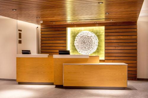 El lobby o recepción de Fairfield Inn & Suites by Marriott Boston Walpole