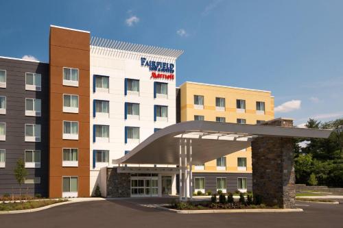 una representación de la parte delantera de un hotel en Fairfield Inn & Suites by Marriott Lancaster East at The Outlets, en Lancaster