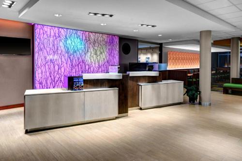 The lobby or reception area at Fairfield Inn & Suites by Marriott Lansing at Eastwood