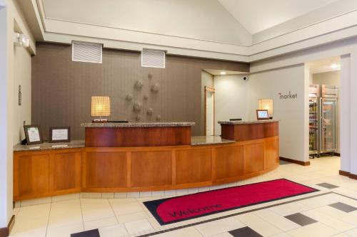 Area lobi atau resepsionis di Residence Inn by Marriott Fredericksburg