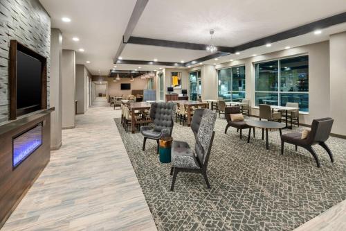 Un lugar para sentarse en Residence Inn by Marriott Indianapolis Keystone