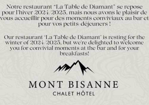 un panneau indiquant mont blanc hôtel avec montagnes dans l'établissement Chalet Hotel Le Mont Bisanne, à Crest-Voland