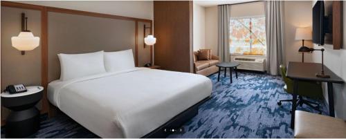 Ліжко або ліжка в номері Fairfield by Marriott Inn & Suites Fort Worth Alliance Airport