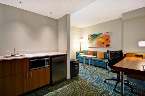 พื้นที่นั่งเล่นของ SpringHill Suites by Marriott Baltimore BWI Airport