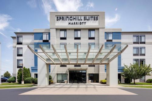 ウィンザー・ロックスにあるSpringHill Suites Hartford Airport/Windsor Locksのスパーテルスイーツ マリオット