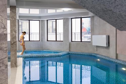 Piscina a Premium hotel & SPA o a prop